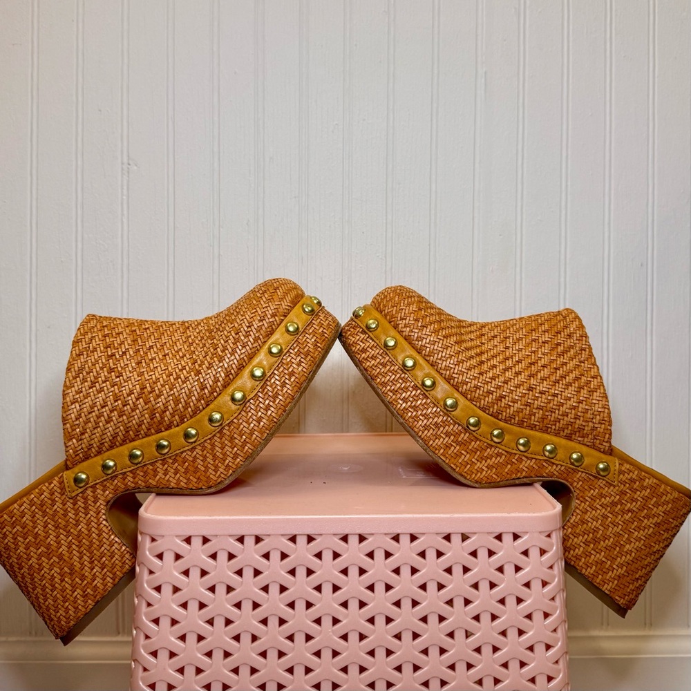FREE PEOPLE Rori Woven Leather Platform Clog in Tan with Gold-Tone Studs - Picture 3 of 7